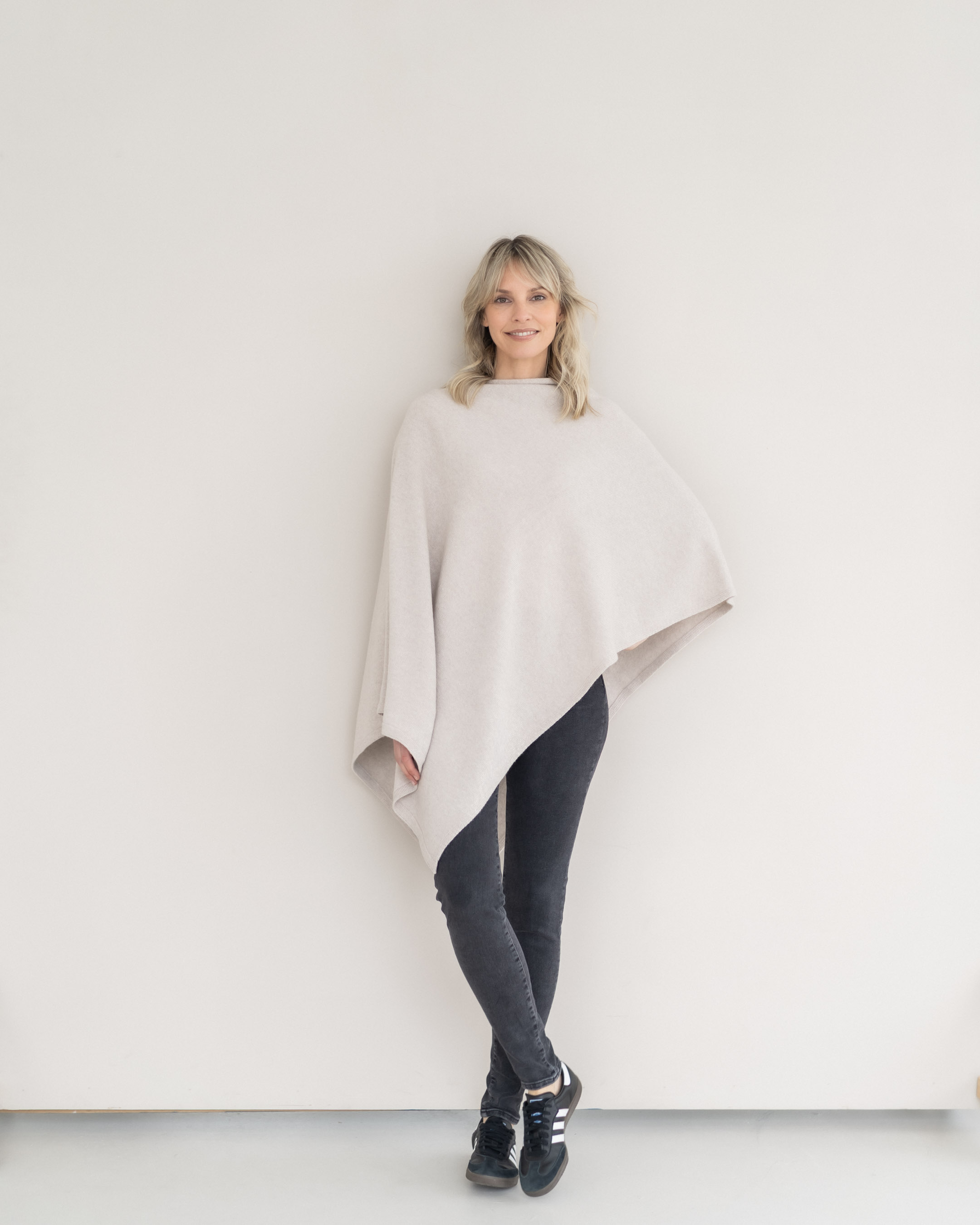 W7S85 Poncho asymetrisch