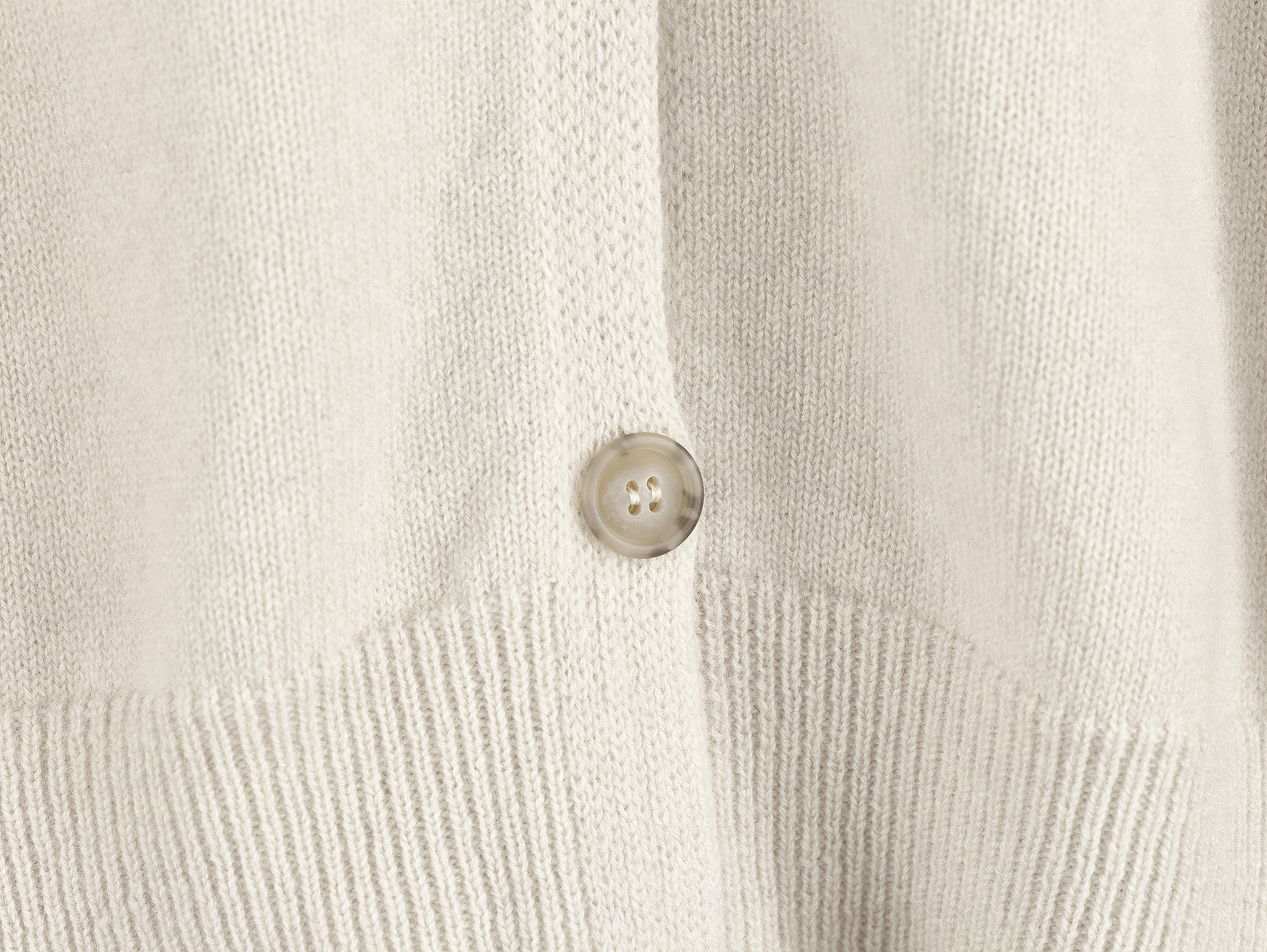 W7S40 Cashmere Cardigan