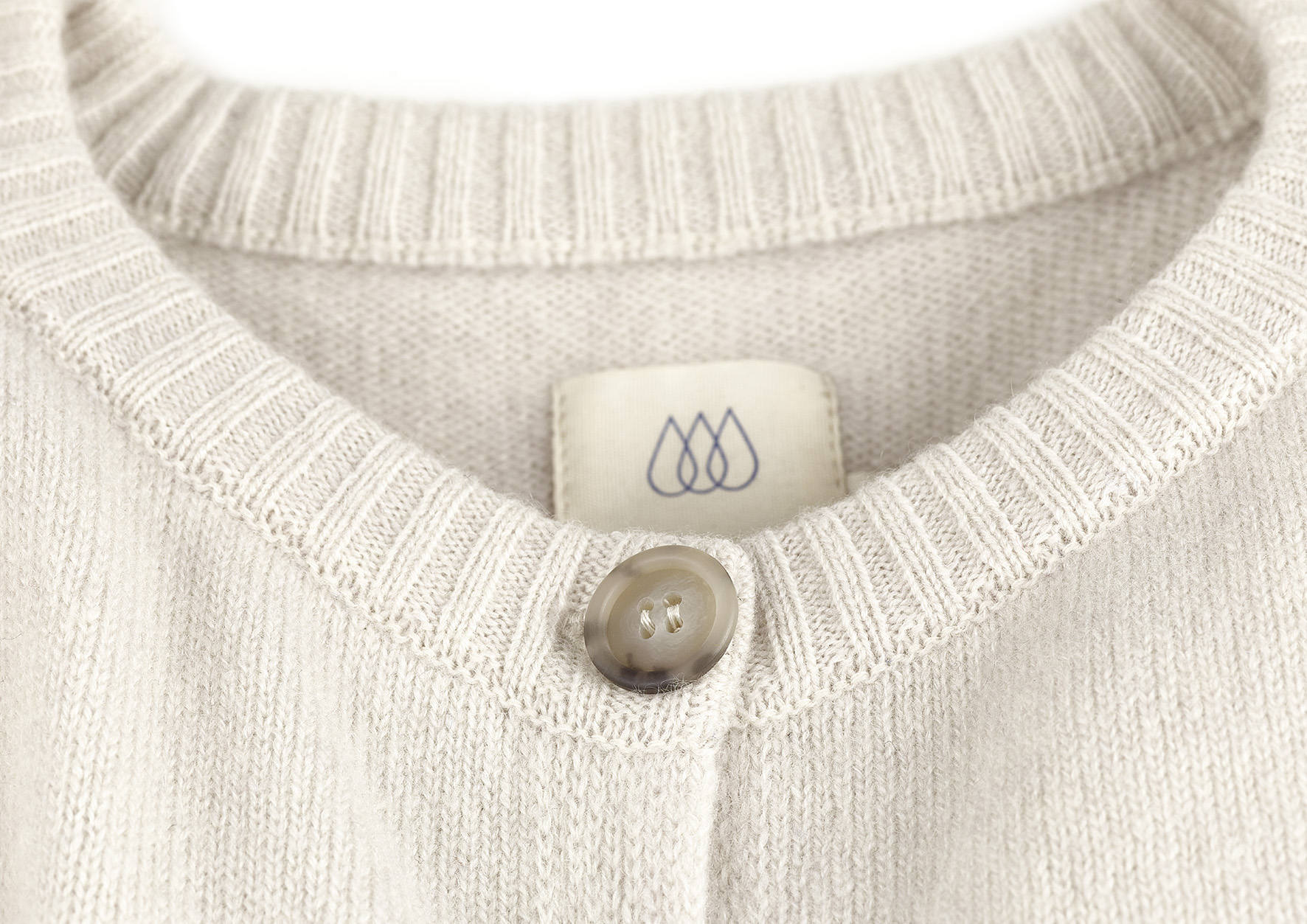 W7S40 Cashmere Cardigan
