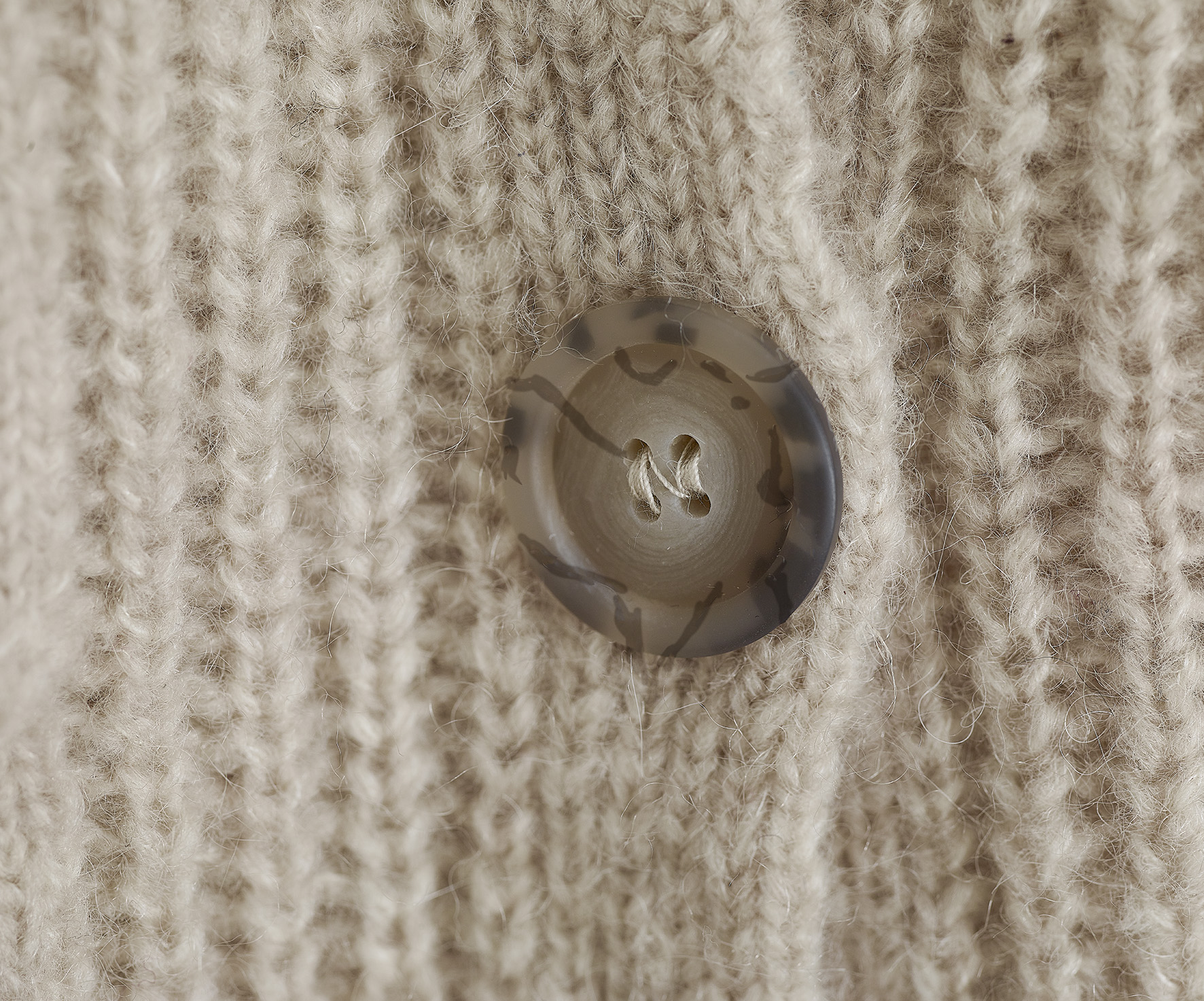 W7S11 Cardigan mit Flechtdetails