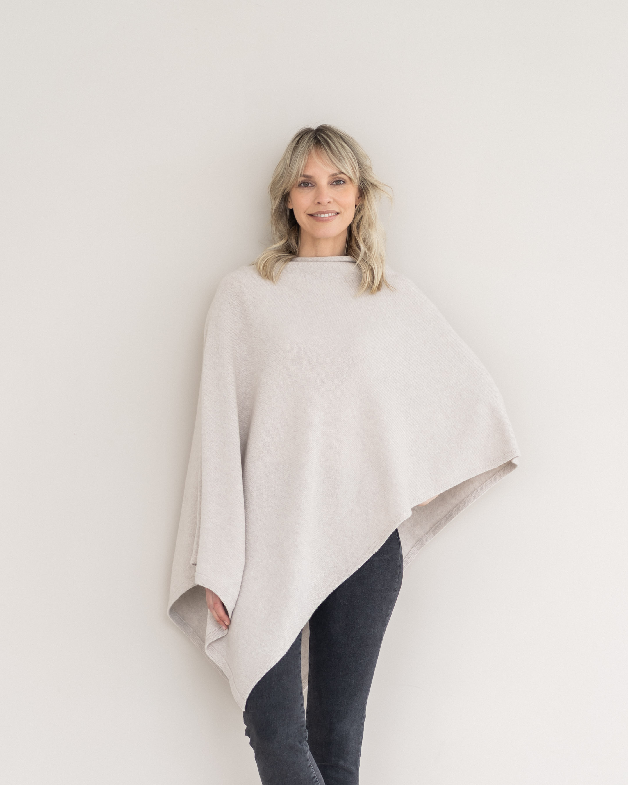 W7S85 Poncho asymetrisch
